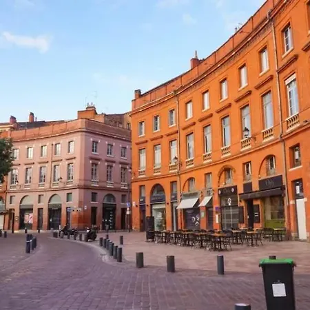 Petit A Deux Pas De La Place Du Capitole トゥールーズ